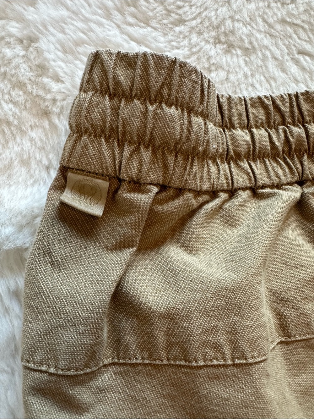 lululemon athletica Men's Athletic Cargo Shorts 5’ - Picture 4 of 5